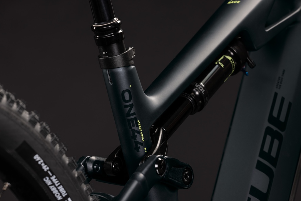 Električno kolo CUBE Stereo Hybrid ONE44 HPC Race 800 coal´n´green 2027 