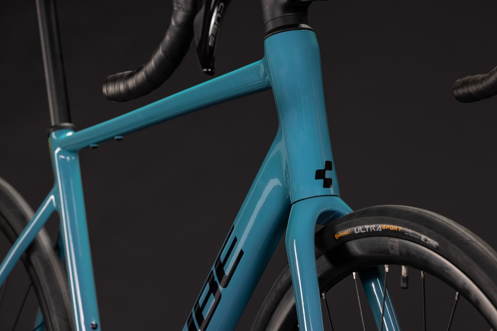 Cestno kolo CUBE Attain Pro Surfblue'n'black 2027
