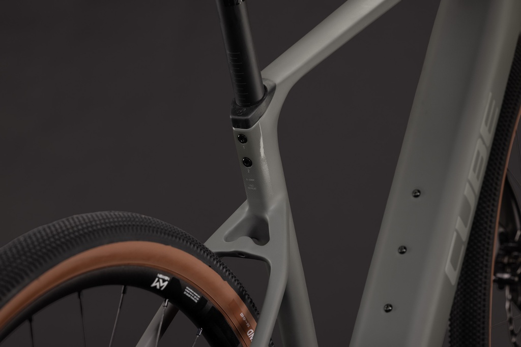 Električno kolo Cube Nuroad Hybrid C:62 Race 400X oldgrey´n´grey 2027