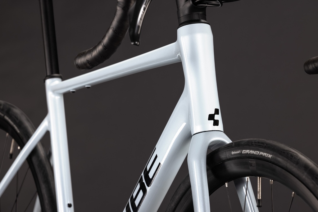 Cestno kolo CUBE Attain Race glacier´n´black 2027