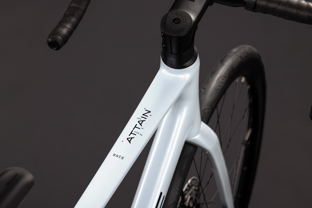 Cestno kolo CUBE Attain Race glacier´n´black 2027