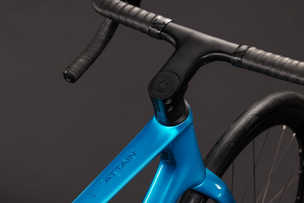 Cestno kolo CUBE Attain C:62 SLX  bali´n´blue 2027