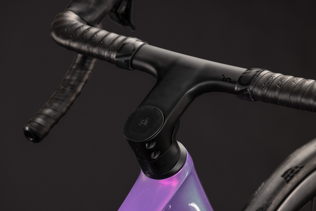 Cestno kolo CUBE Attain C:62 SLT cosmicpurple'n'black 2027