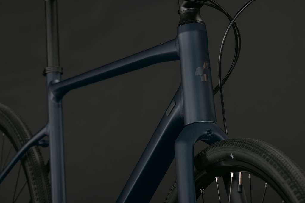 Gravel kolo Cube Nulane Pro night'n'chrome 2027